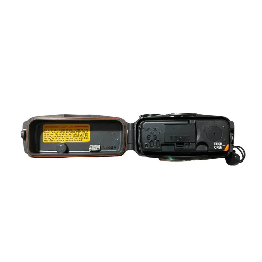 CANON ELPH SPORT Automatic Point & Shoot Film Underwater Camera with 23mm Lens